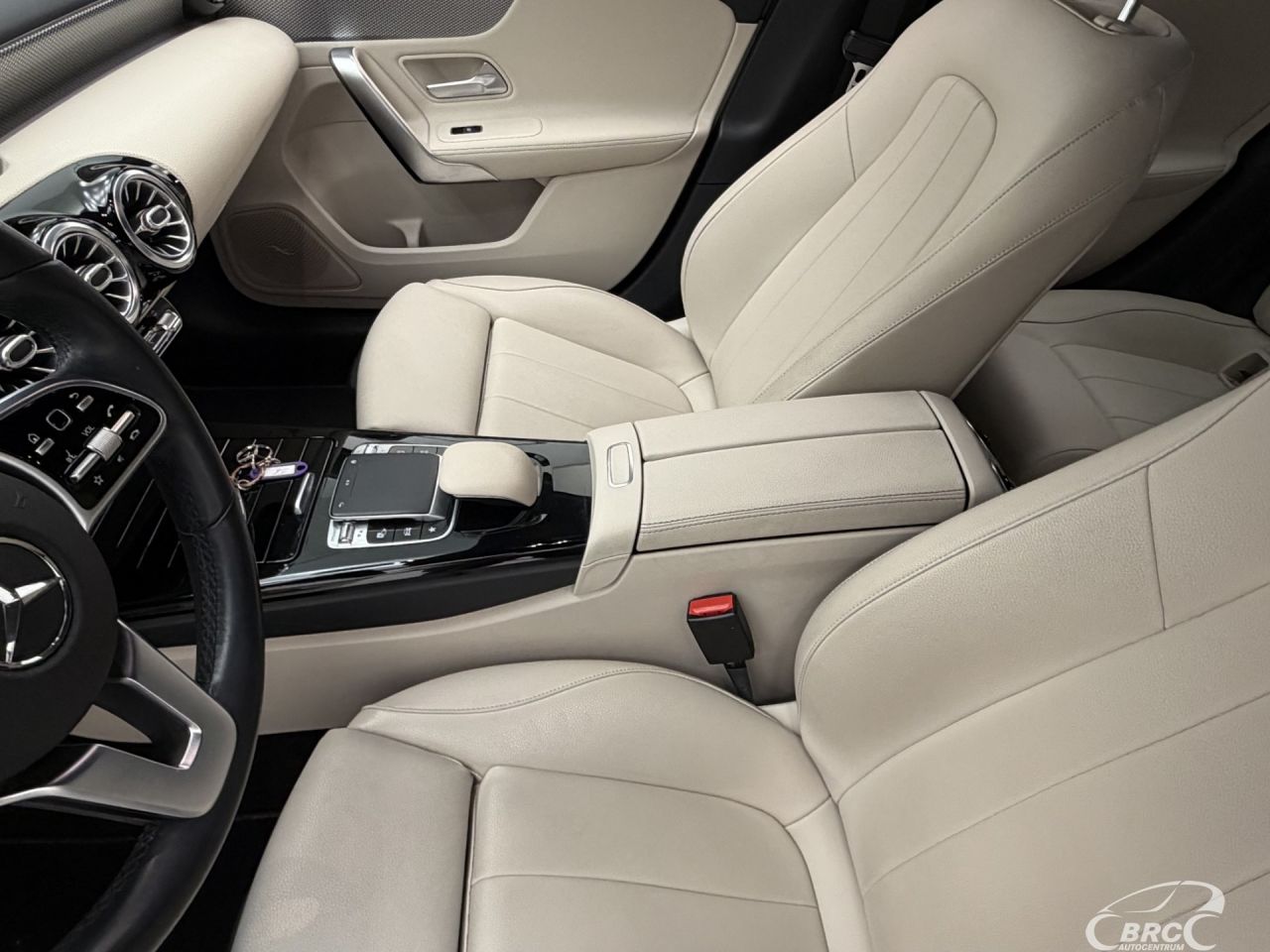 Mercedes-Benz A200 | 23