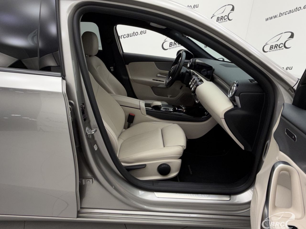 Mercedes-Benz A200 | 3