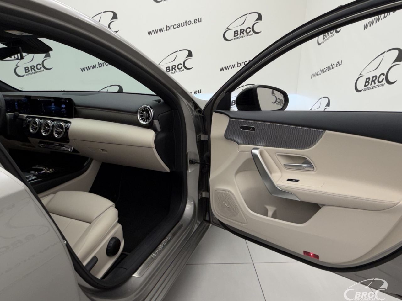 Mercedes-Benz A200 | 7