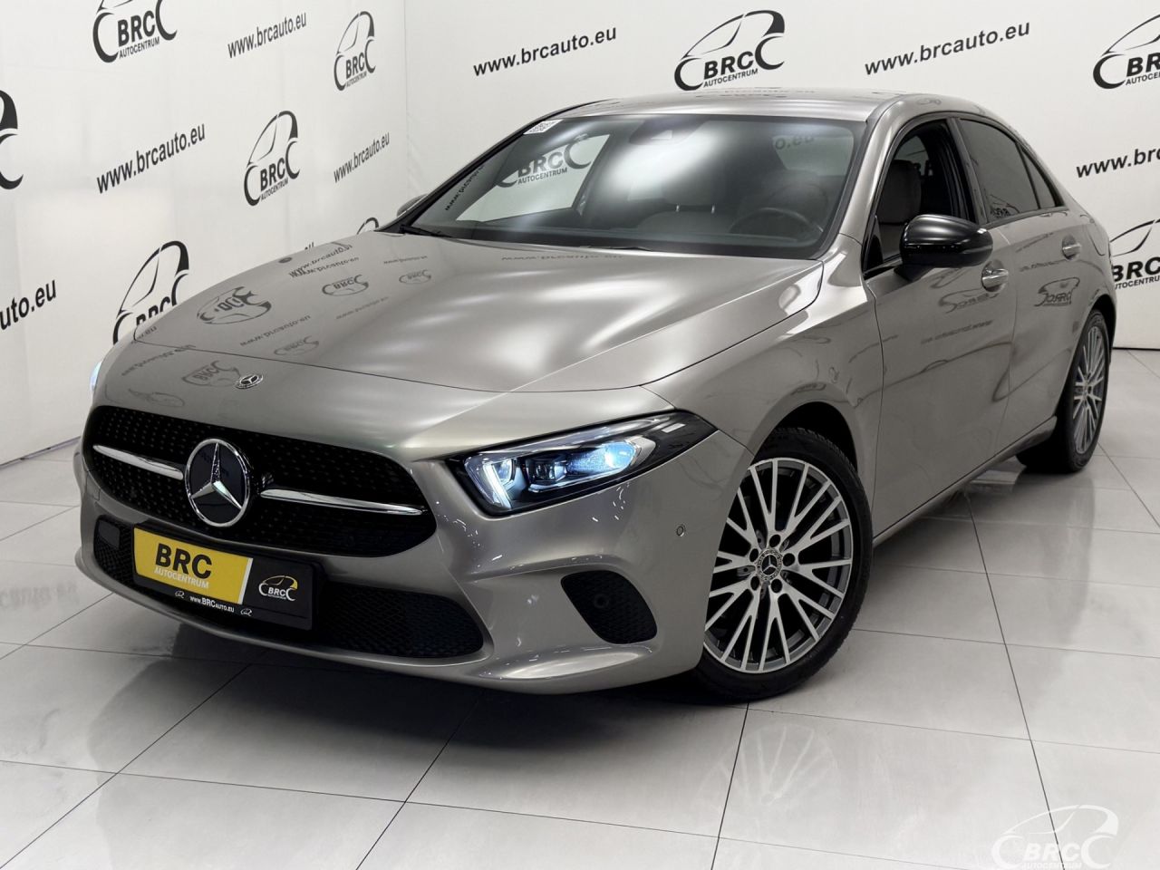 Mercedes-Benz A200 | 42