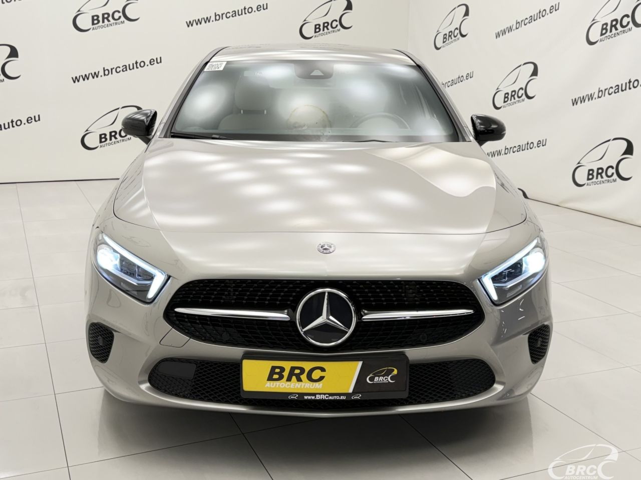 Mercedes-Benz A200 | 44