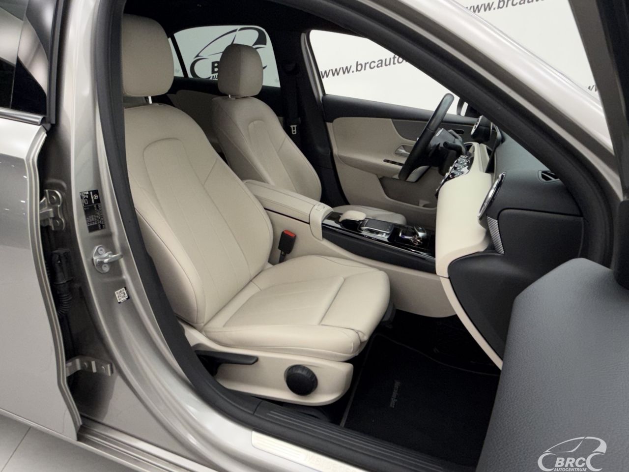 Mercedes-Benz A200 | 6