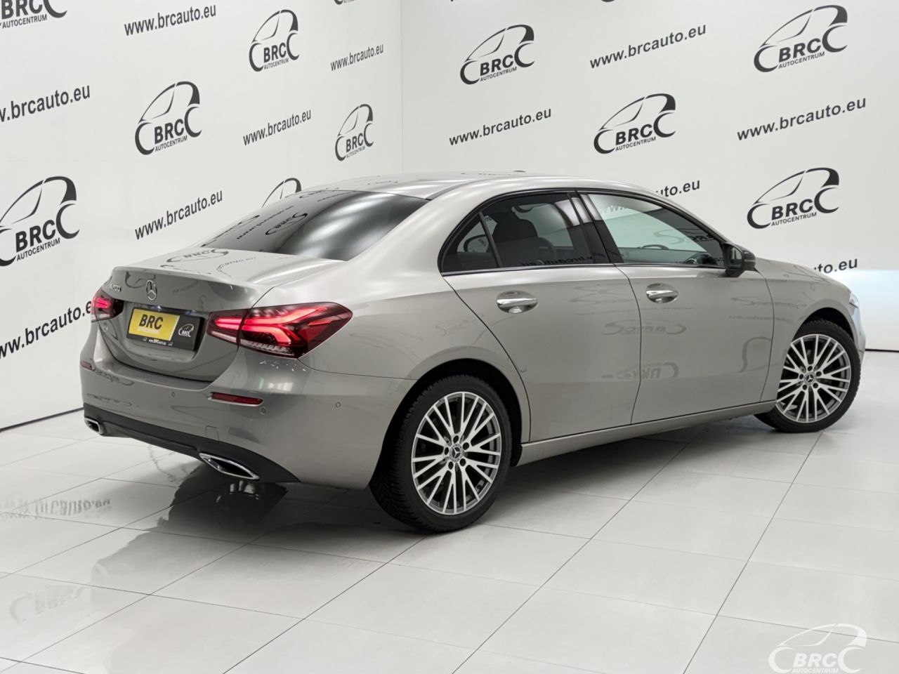 Mercedes-Benz A200 | 1