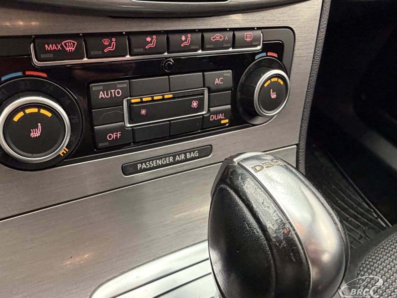 Volkswagen Passat | 24