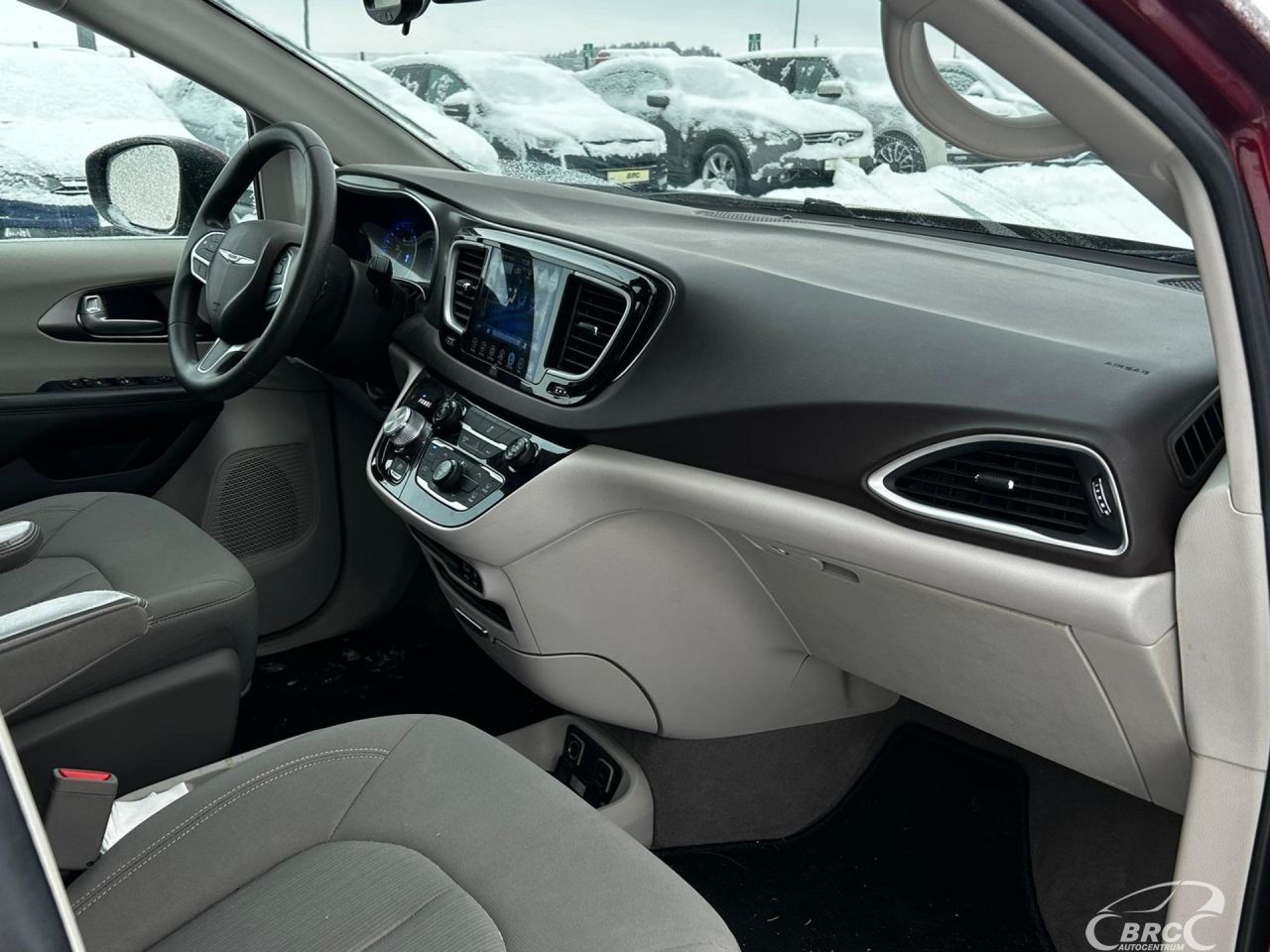 Chrysler Pacifica | 10