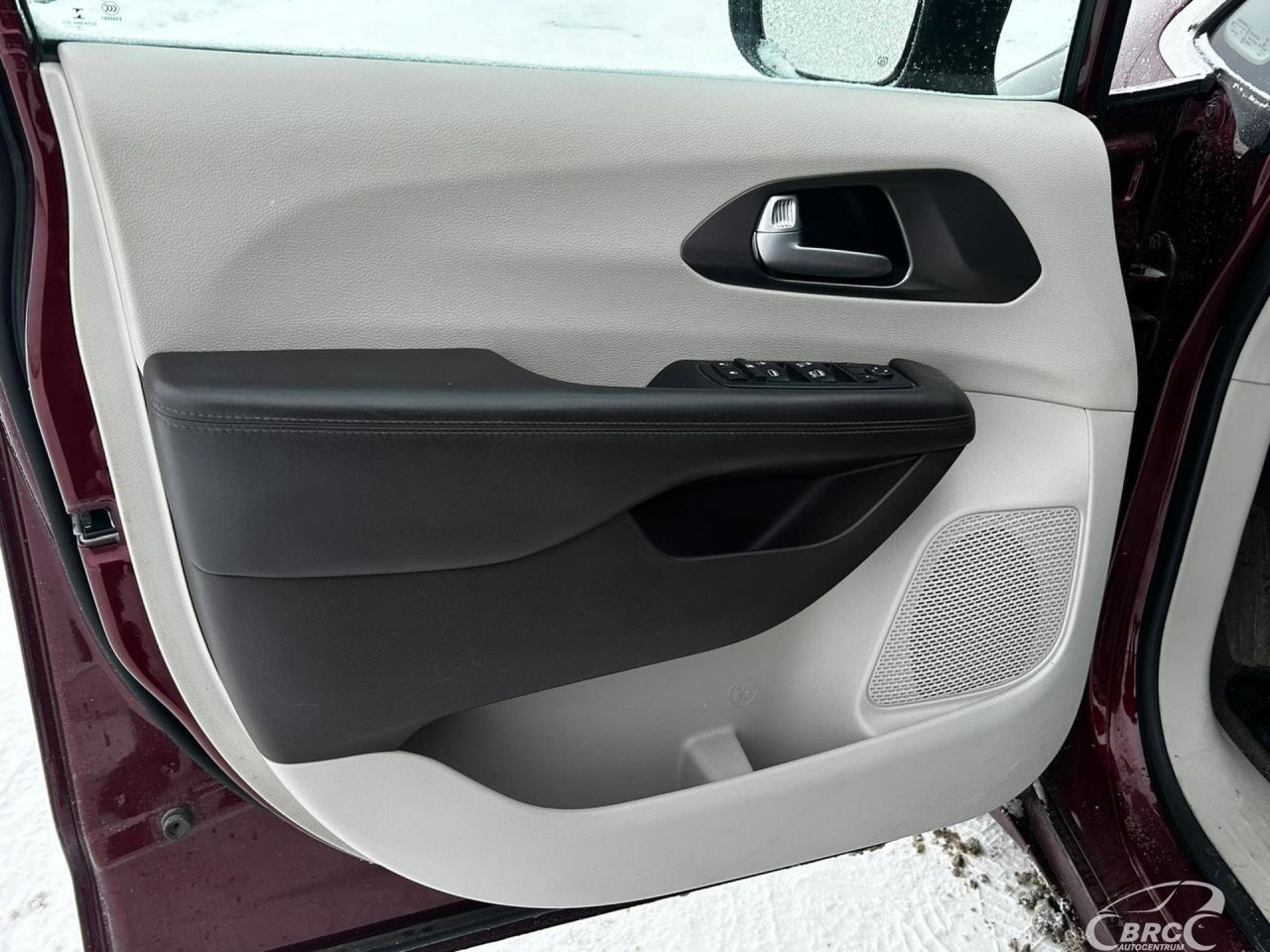 Chrysler Pacifica | 14