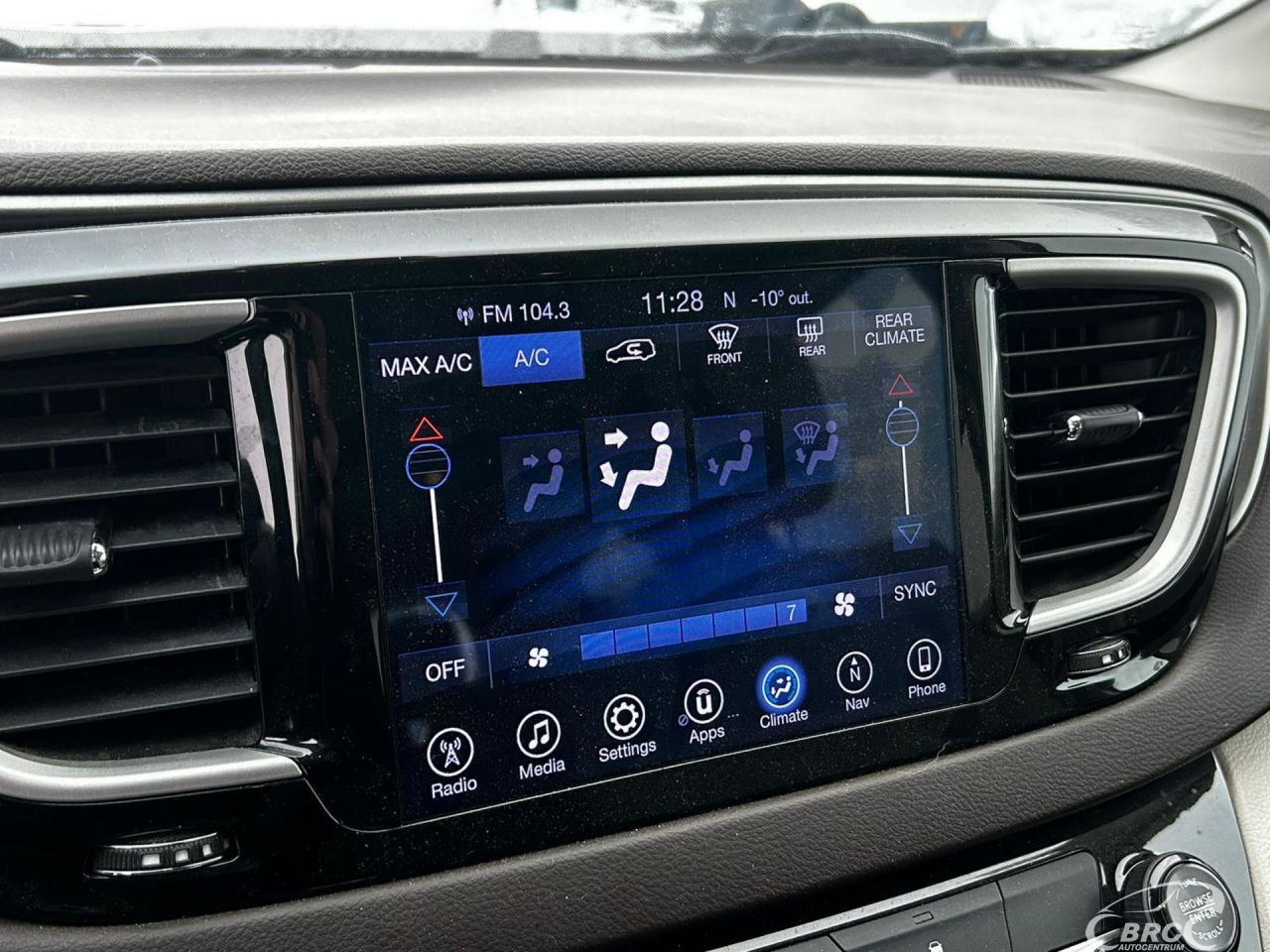 Chrysler Pacifica | 21