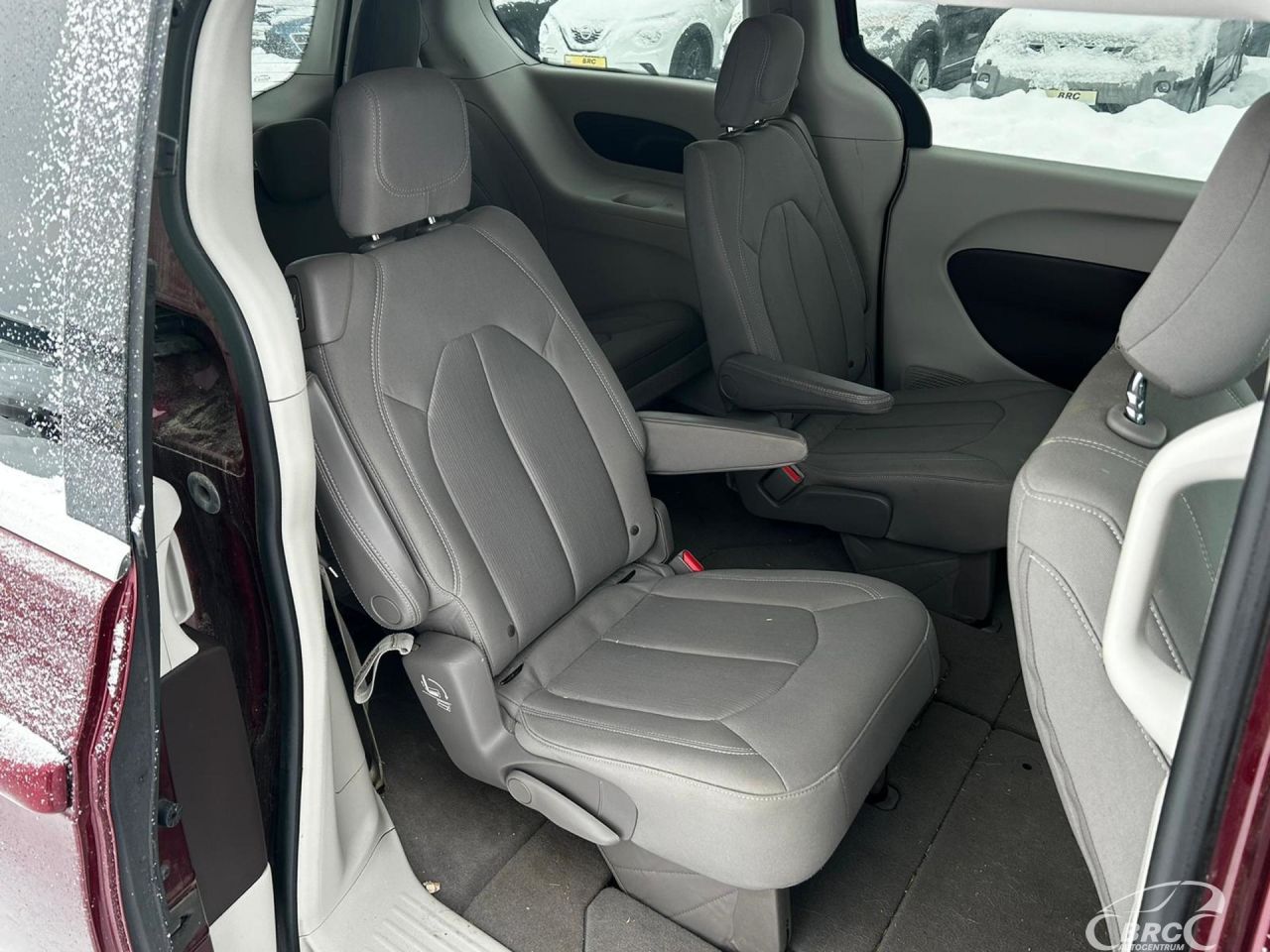 Chrysler Pacifica | 11