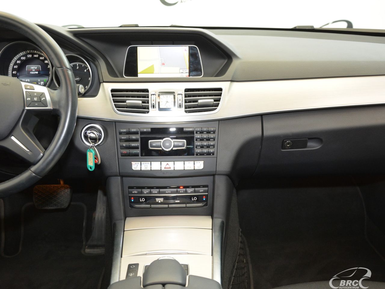 Mercedes-Benz E220 | 11