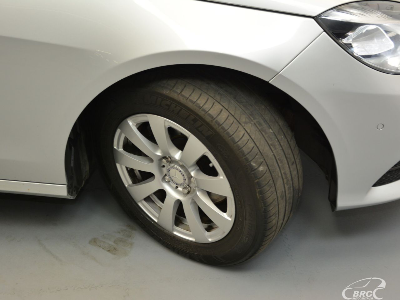 Mercedes-Benz E220 | 33