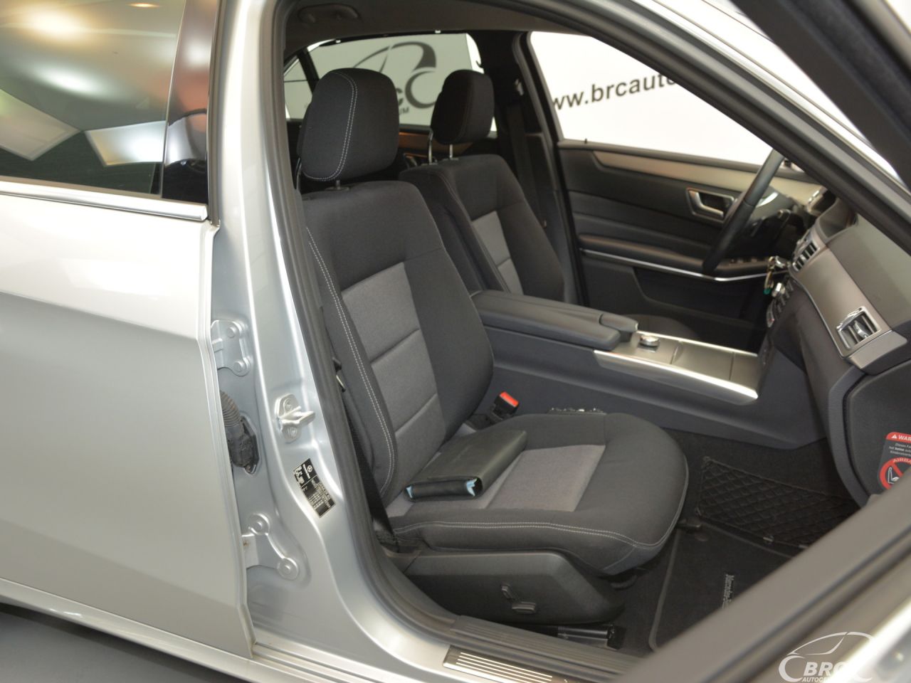 Mercedes-Benz E220 | 5