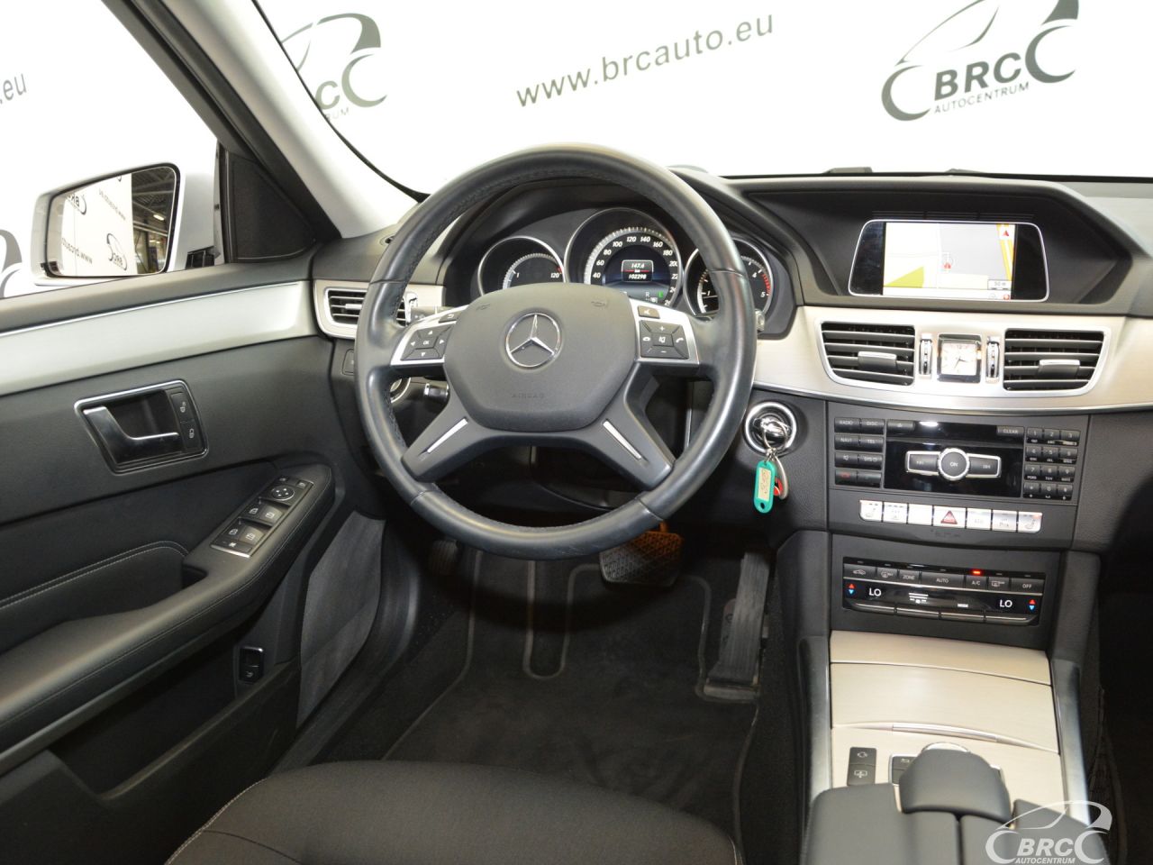 Mercedes-Benz E220 | 10