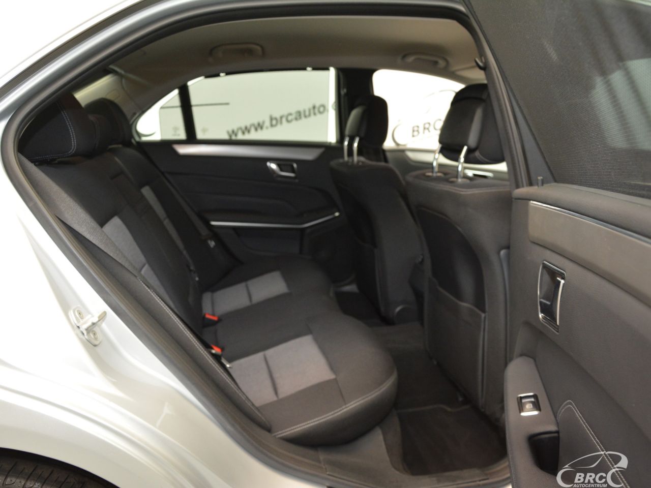 Mercedes-Benz E220 | 7