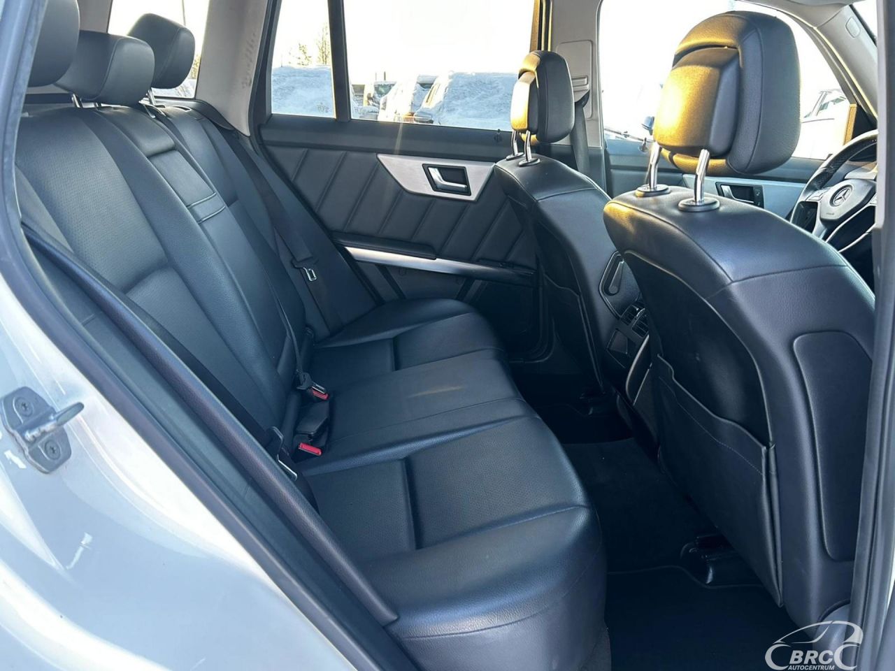 Mercedes-Benz GLK350 | 10