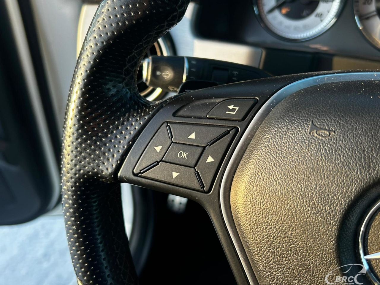 Mercedes-Benz GLK350 | 14