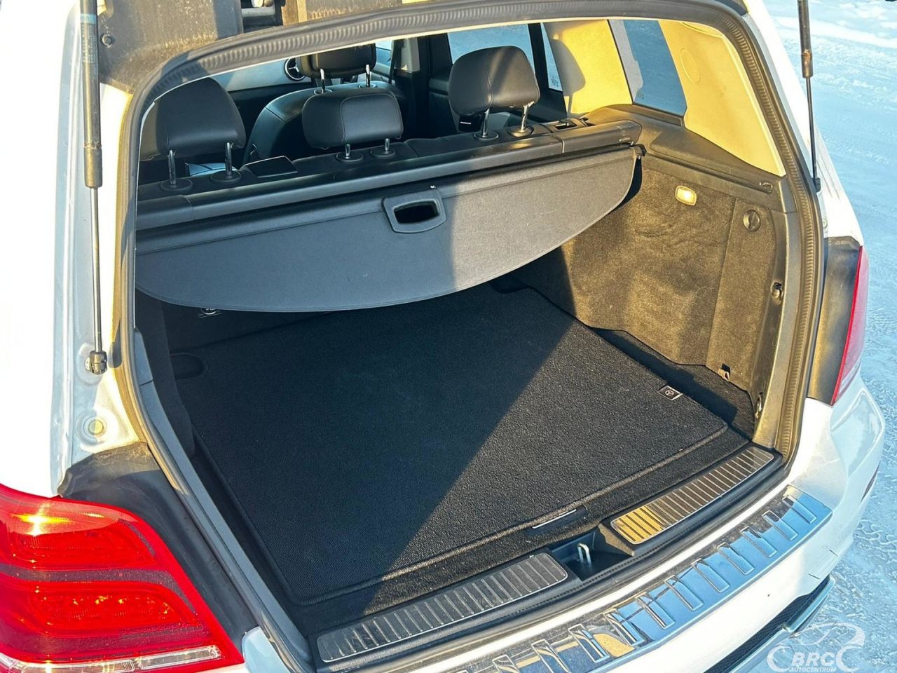 Mercedes-Benz GLK350 | 24