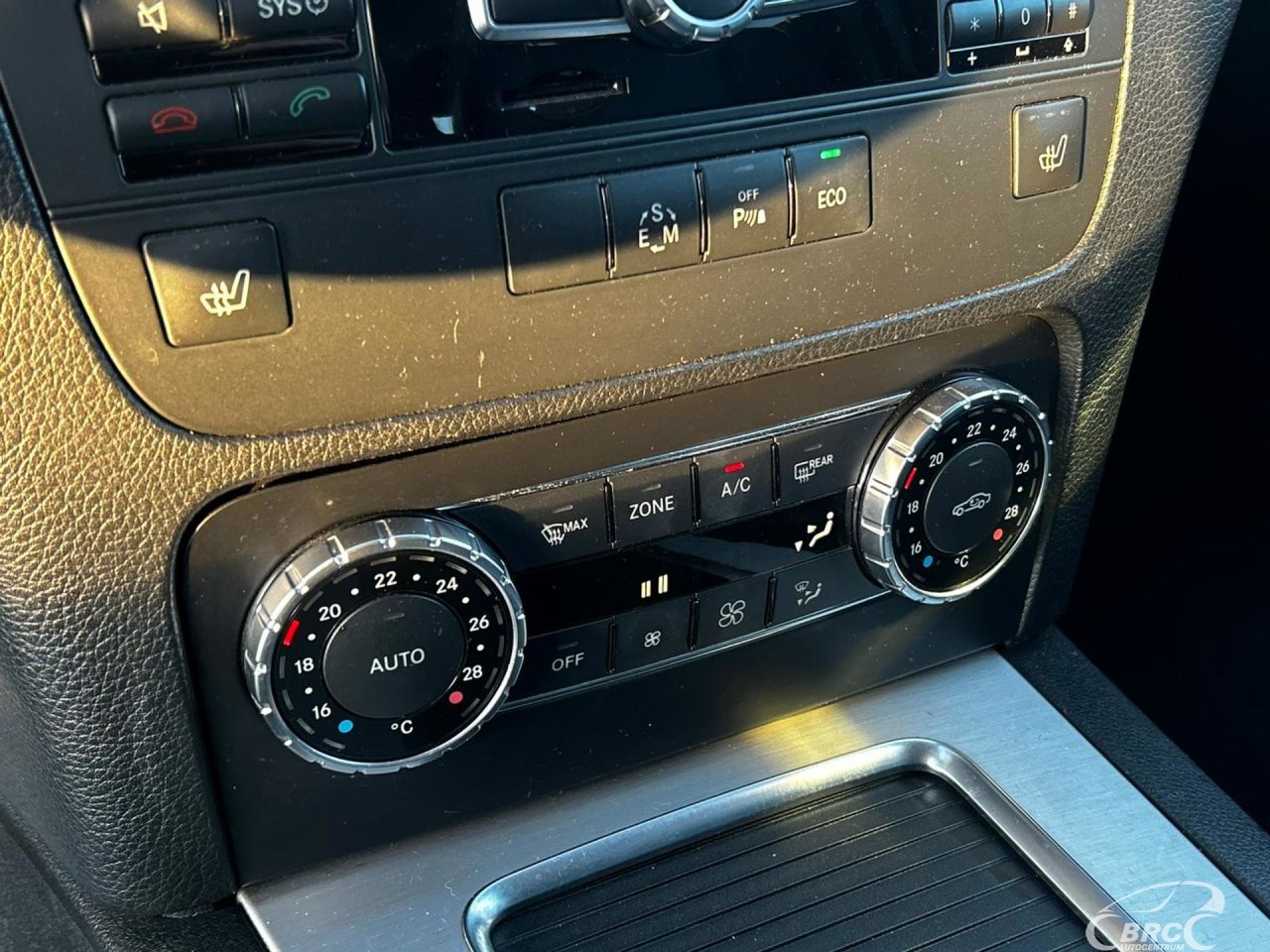 Mercedes-Benz GLK350 | 20