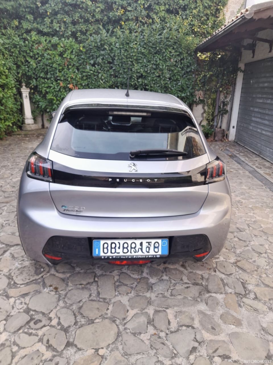Peugeot 208 | 1