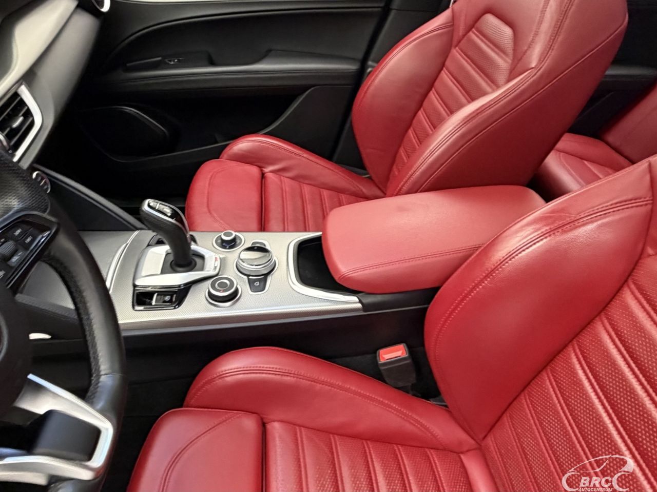 Alfa Romeo Stelvio | 26