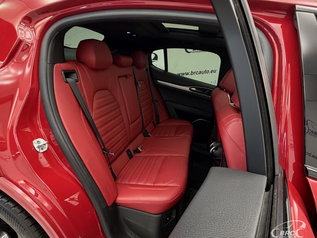 Alfa Romeo Stelvio | 13