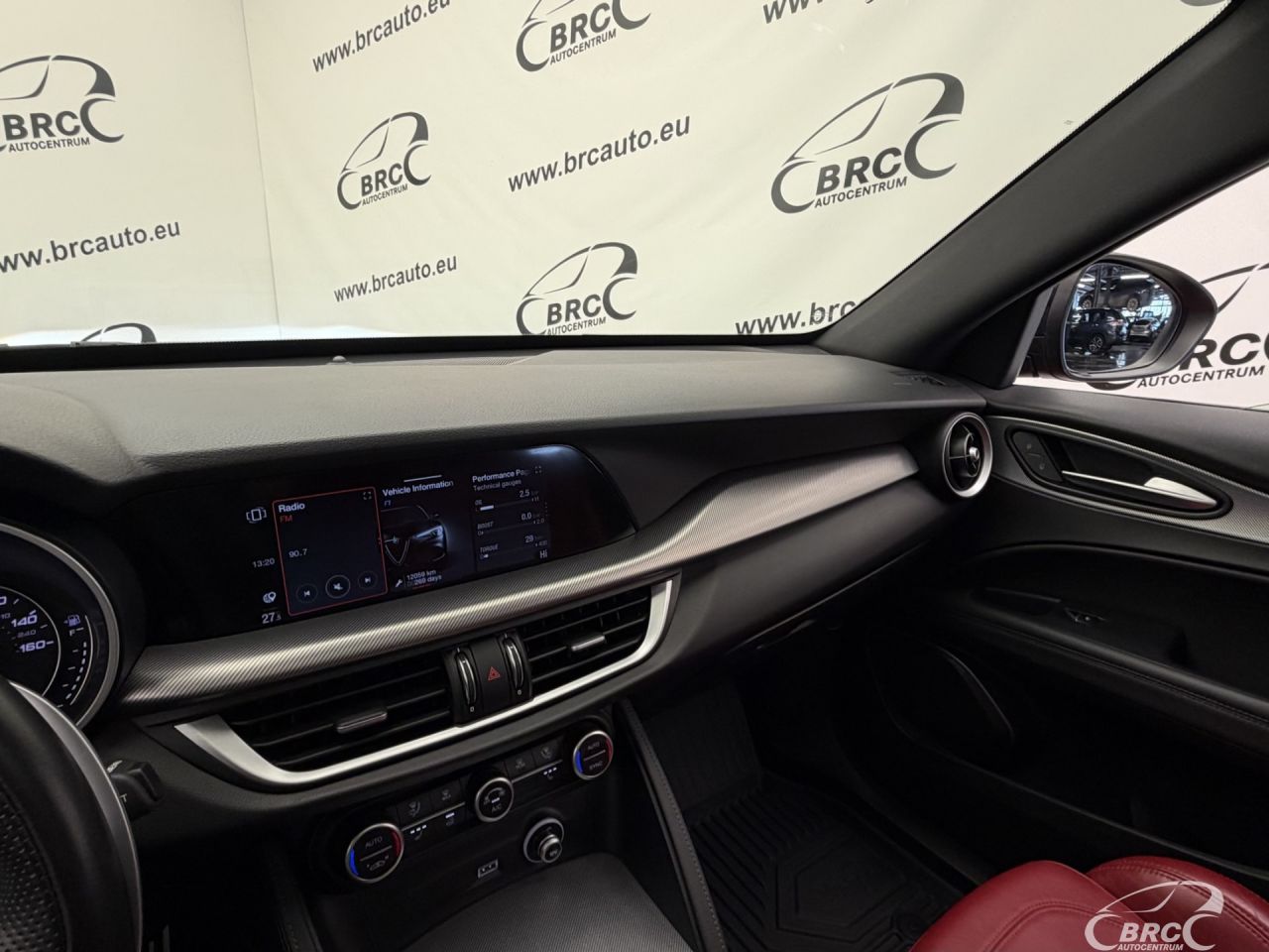 Alfa Romeo Stelvio | 29