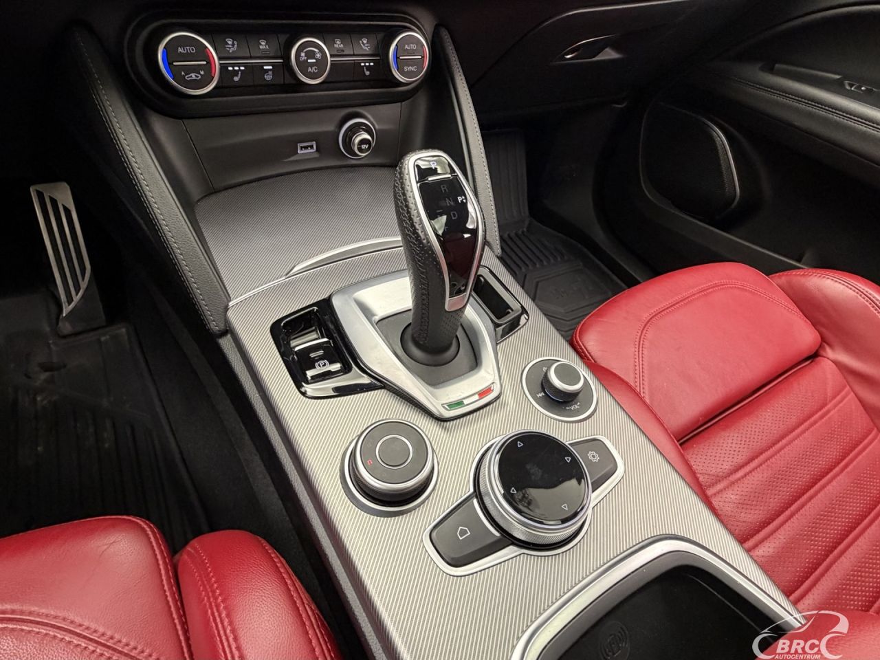 Alfa Romeo Stelvio | 28