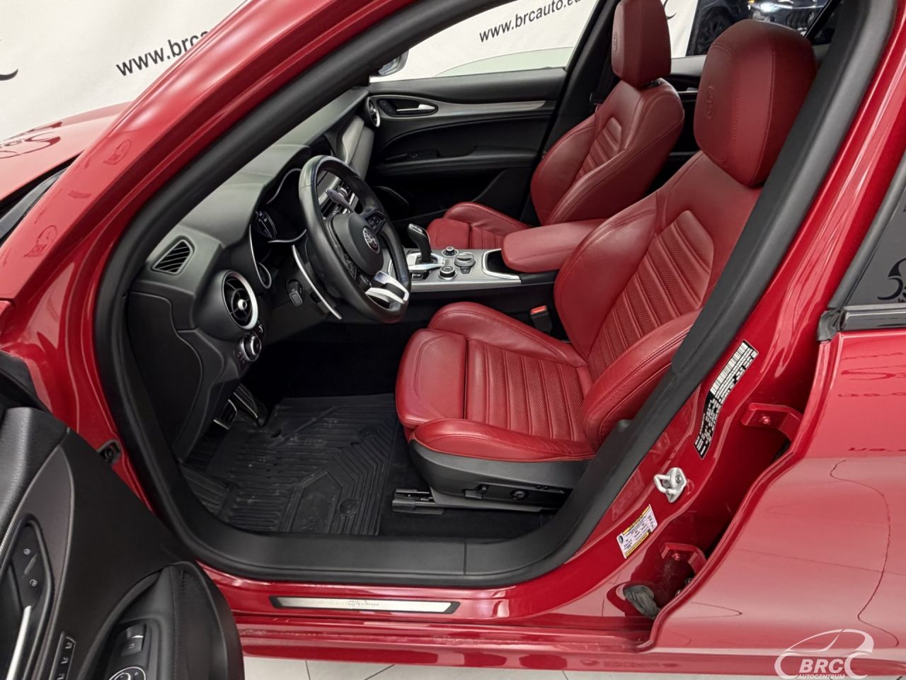 Alfa Romeo Stelvio | 23