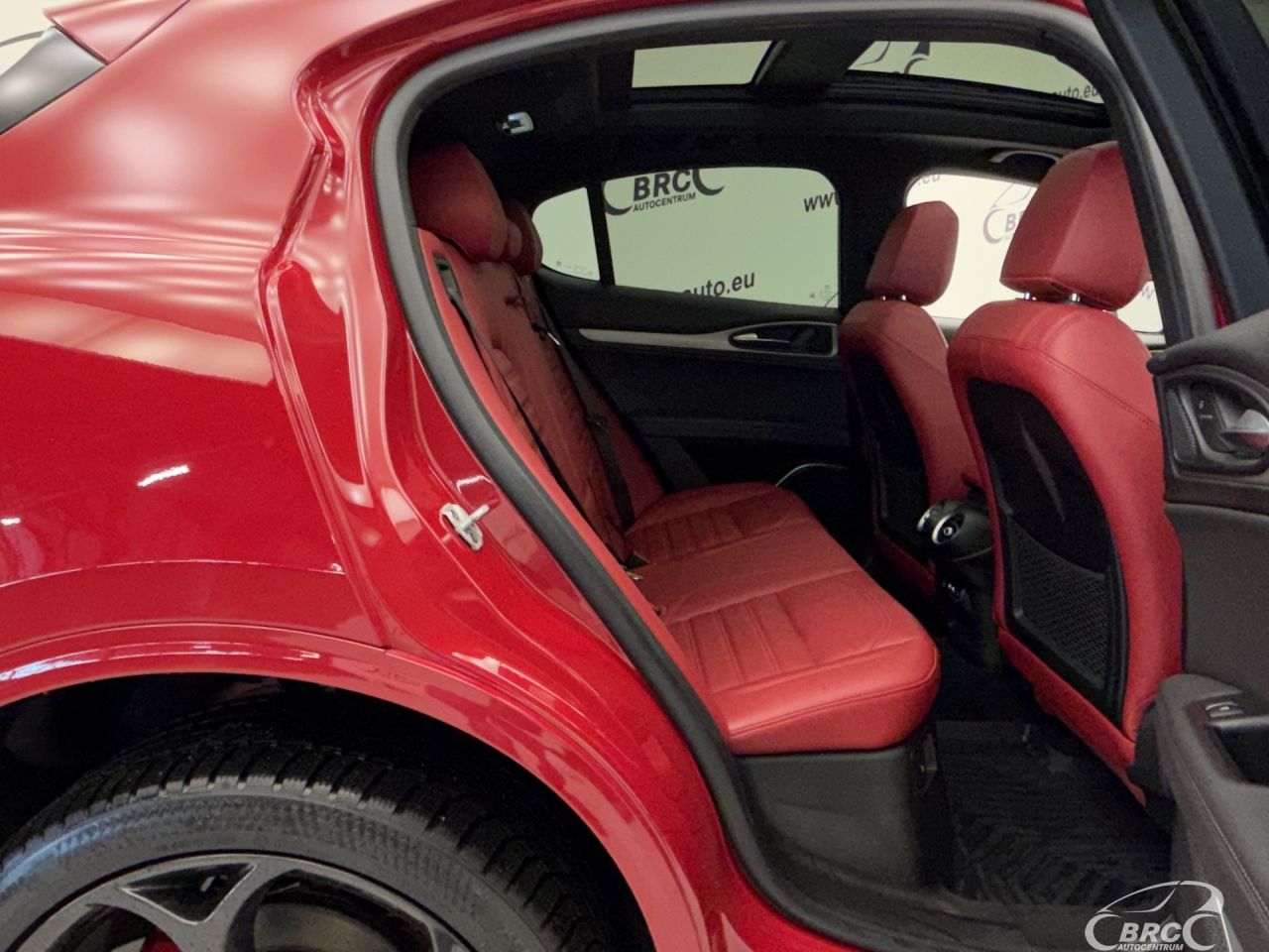 Alfa Romeo Stelvio | 11