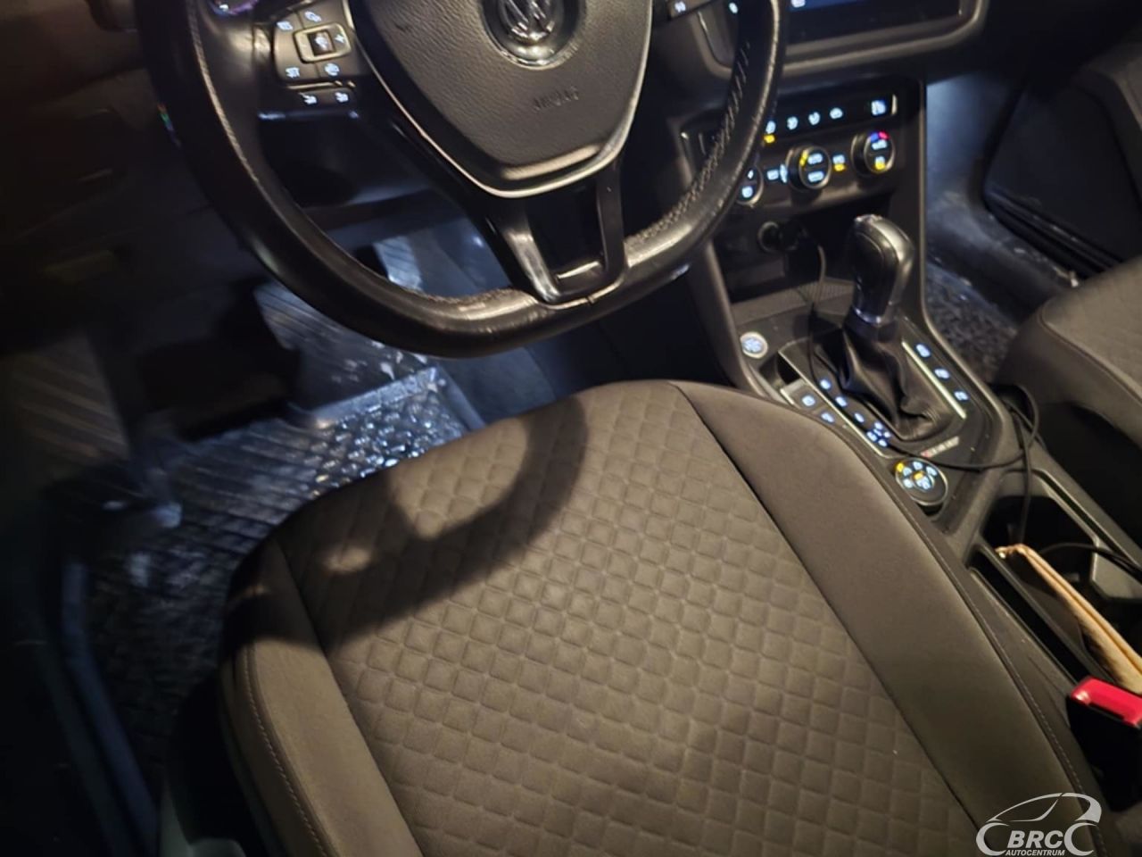 Volkswagen Tiguan | 2