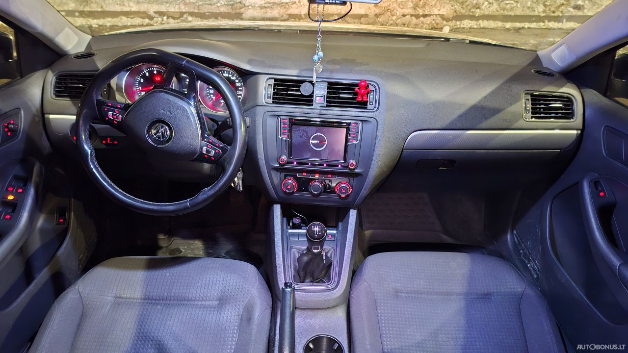 Volkswagen Jetta | 3