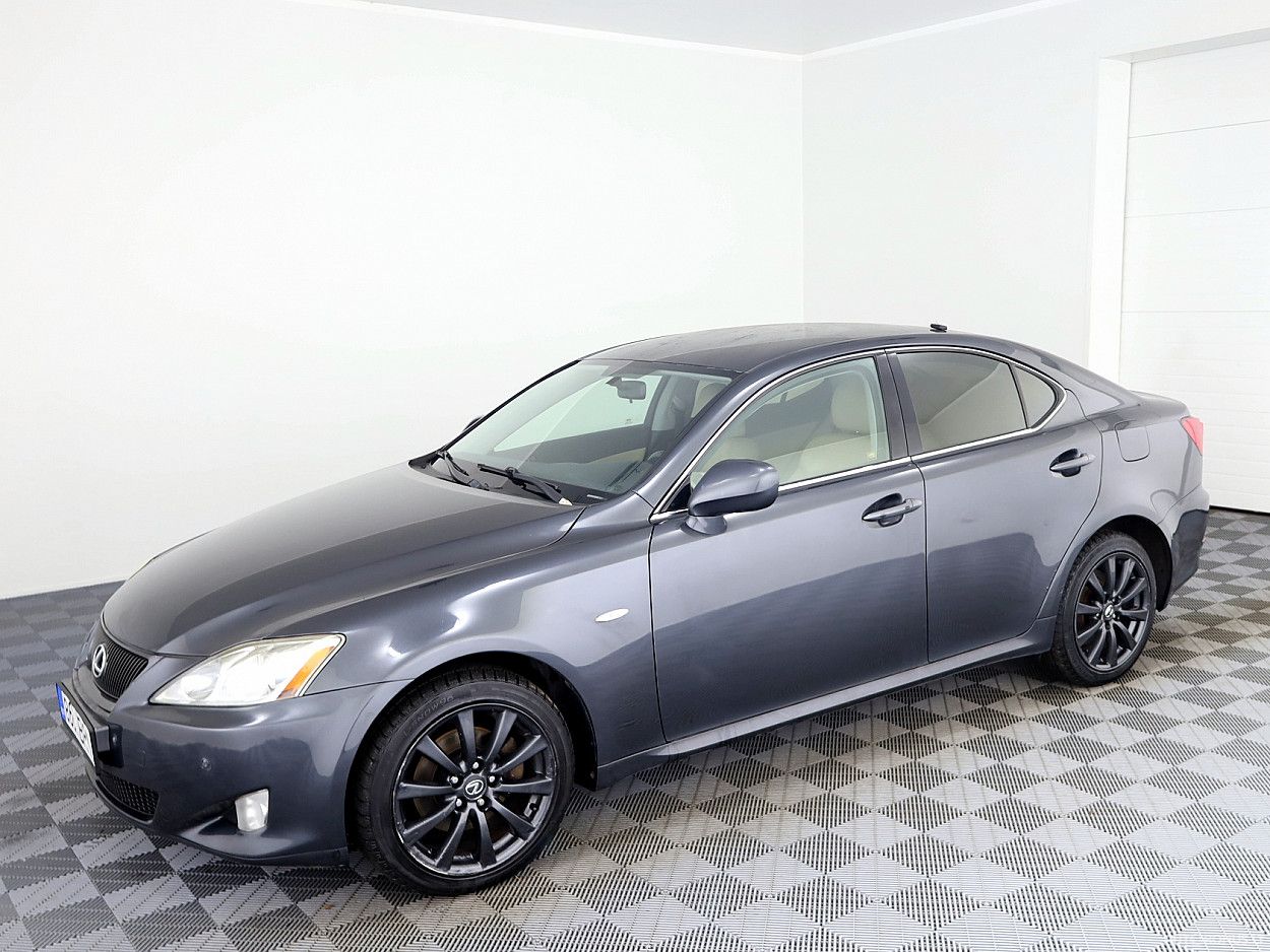 Lexus IS 220 | 1