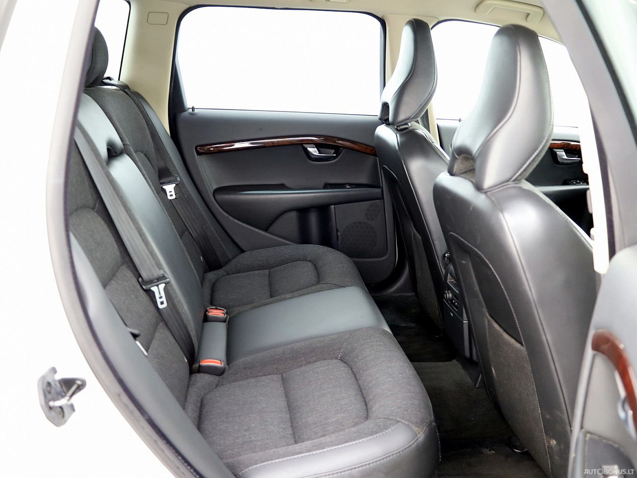 Volvo XC70 | 6