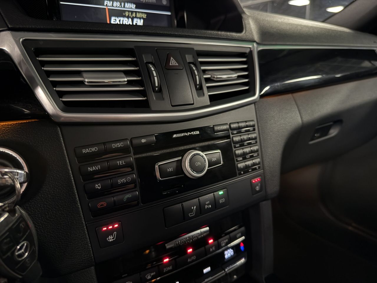 Mercedes-Benz E350 | 7