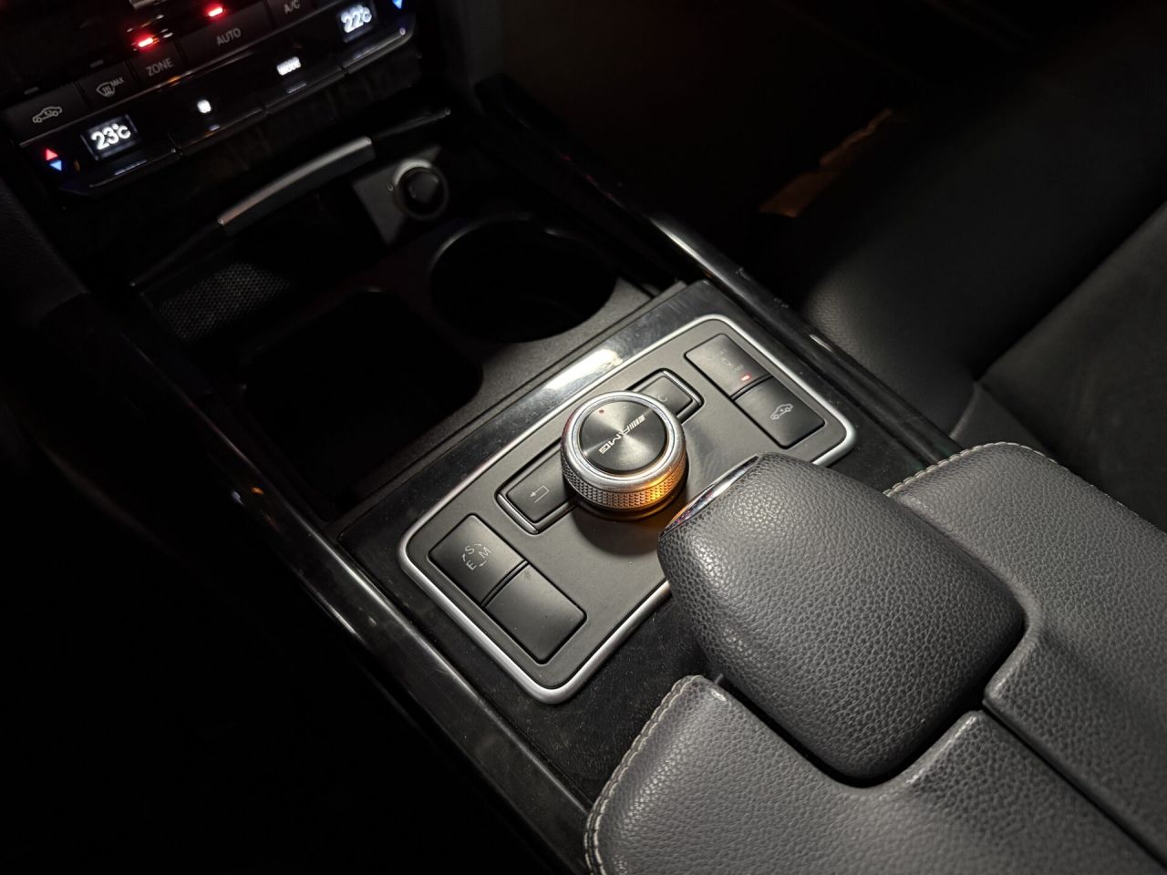 Mercedes-Benz E350 | 12