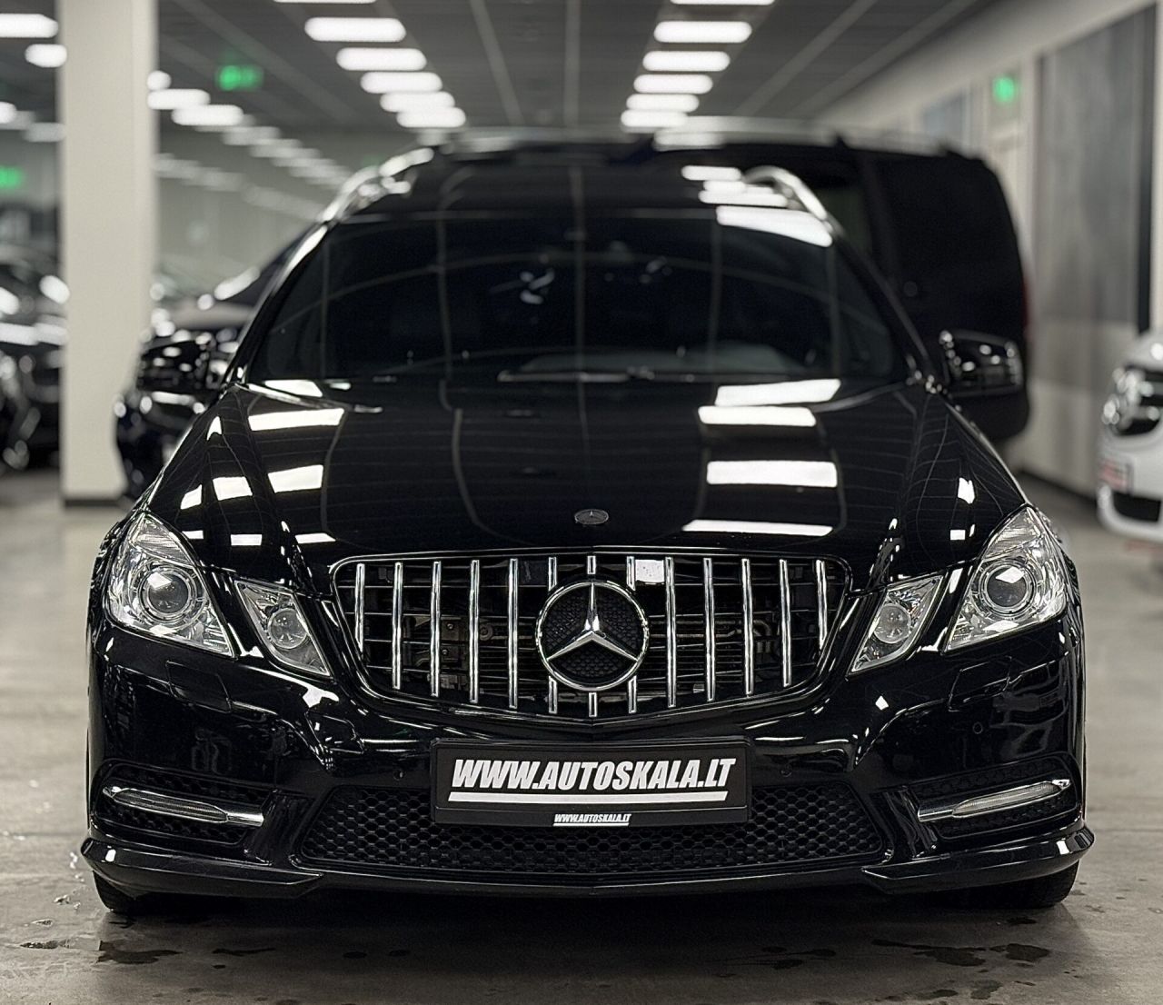 Mercedes-Benz E350 | 1