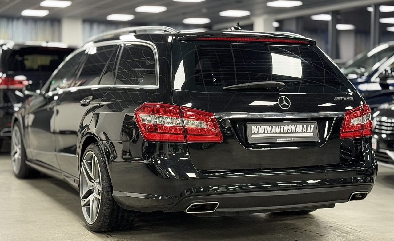 Mercedes-Benz E350 | 29