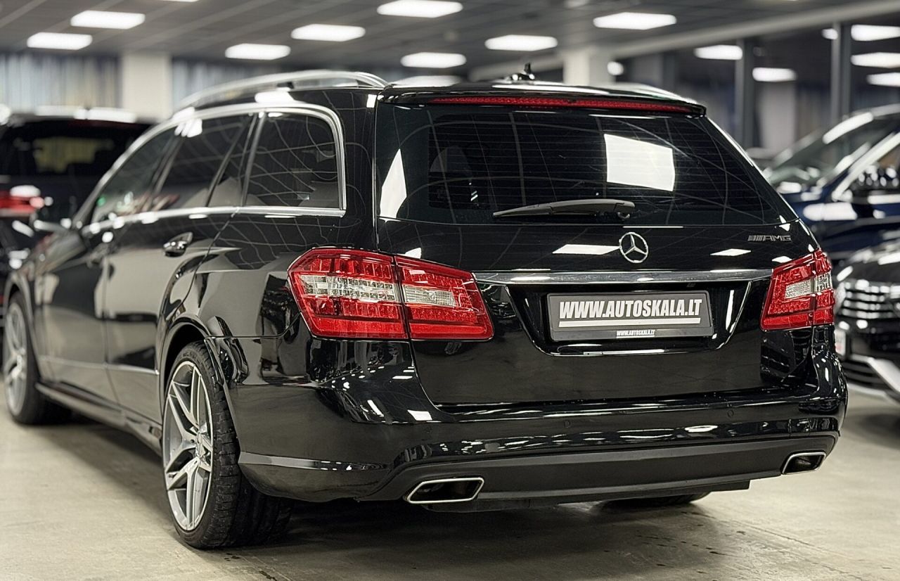 Mercedes-Benz E350 | 26