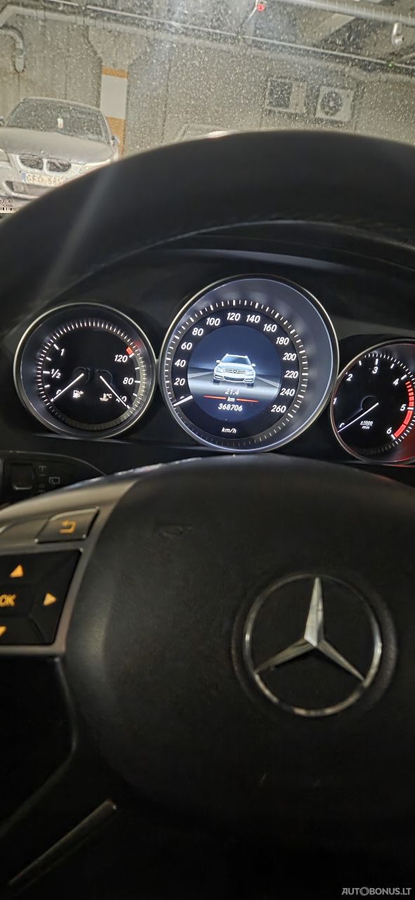 Mercedes-Benz C180 | 9