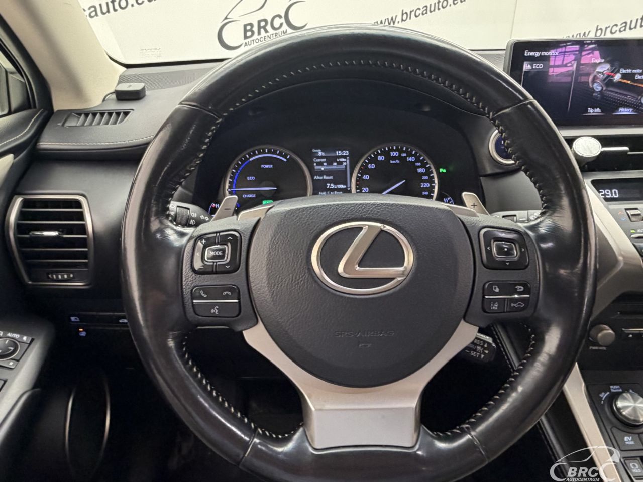 Lexus NX 300h | 26