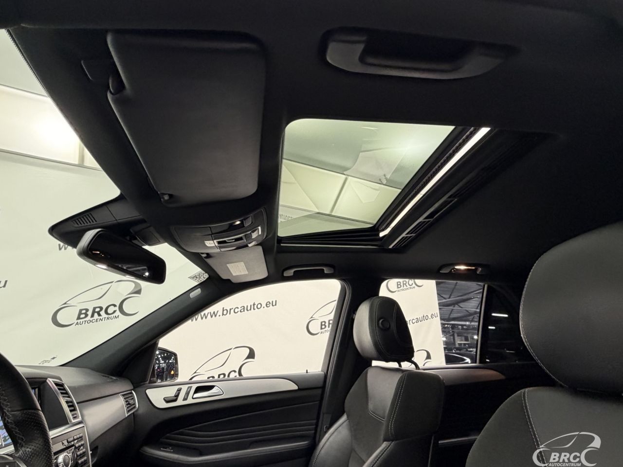 Mercedes-Benz ML350 | 27