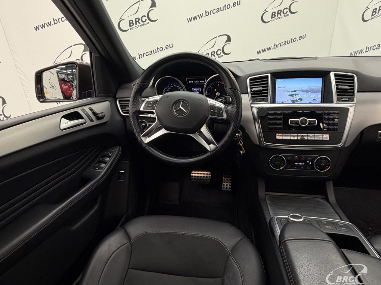 Mercedes-Benz ML350 | 13