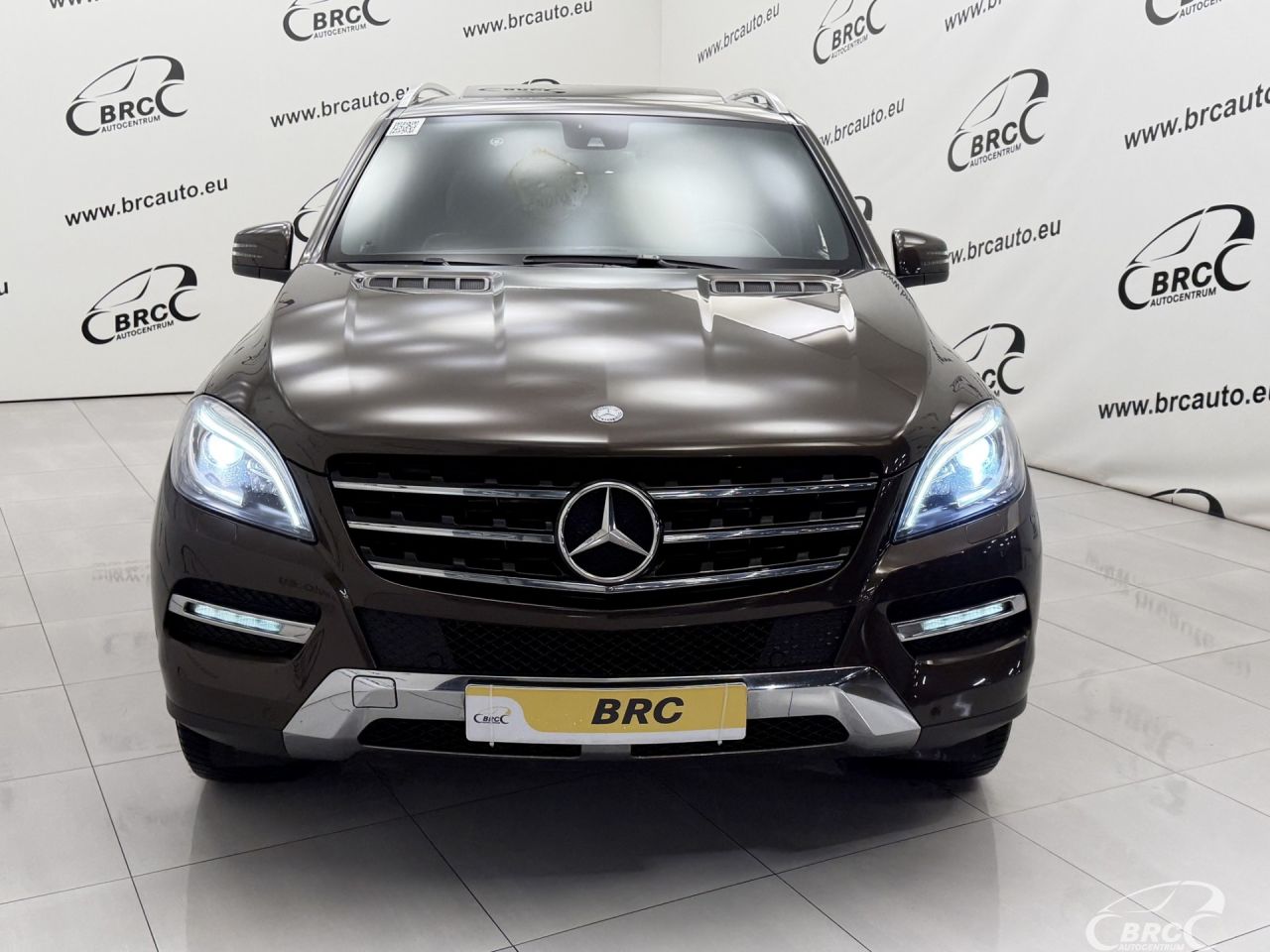 Mercedes-Benz ML350 | 48