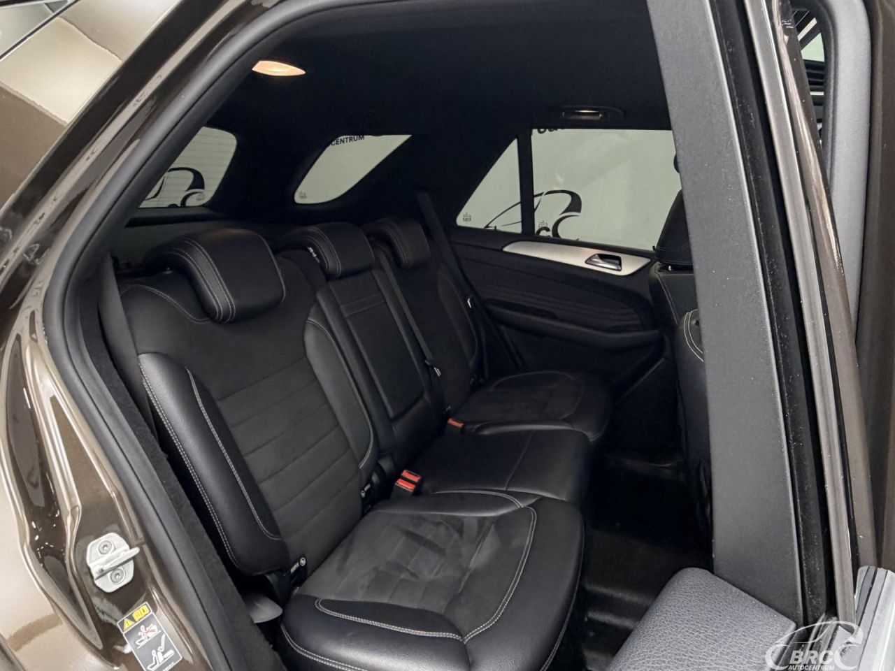 Mercedes-Benz ML350 | 11