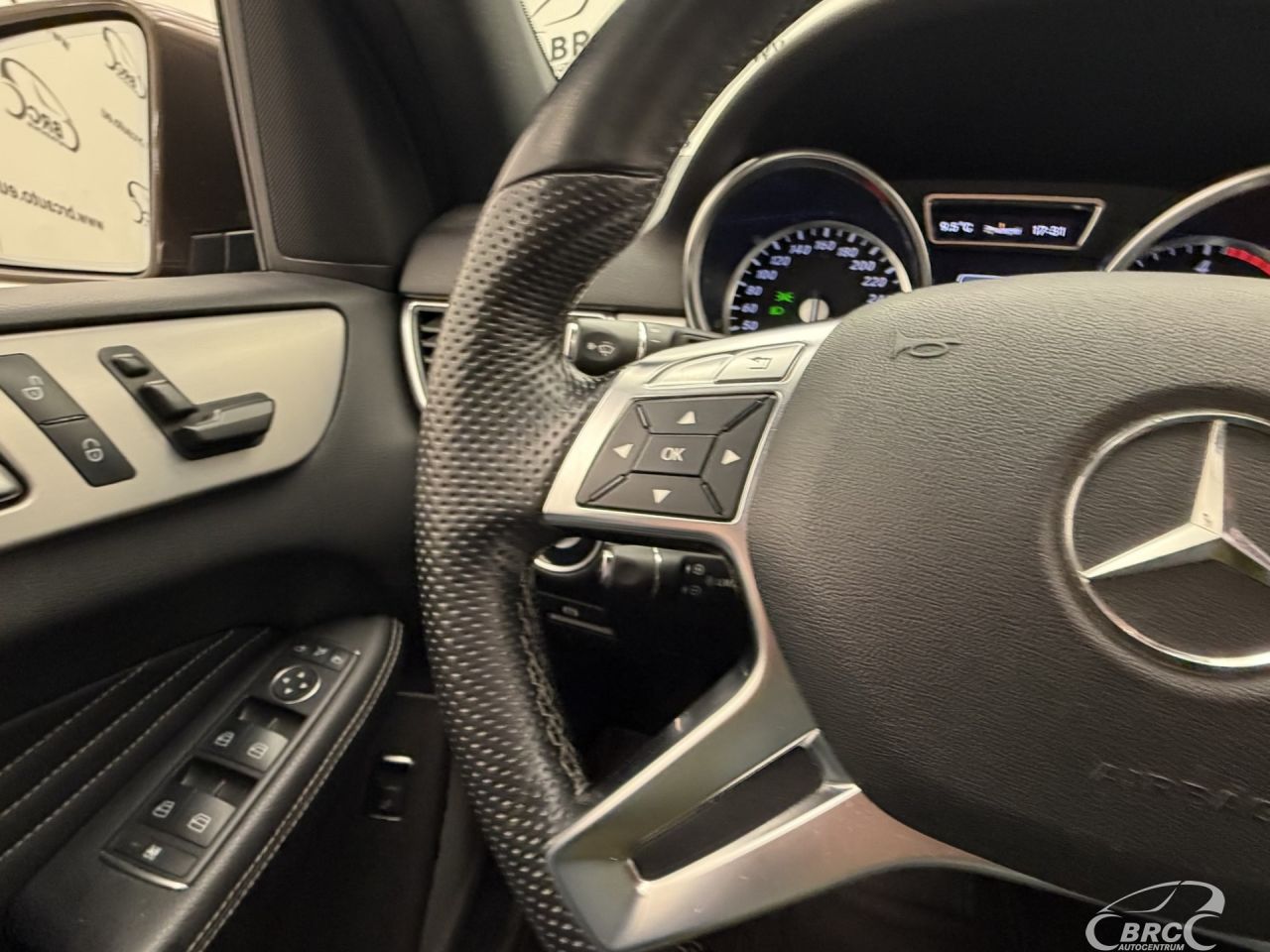 Mercedes-Benz ML350 | 31