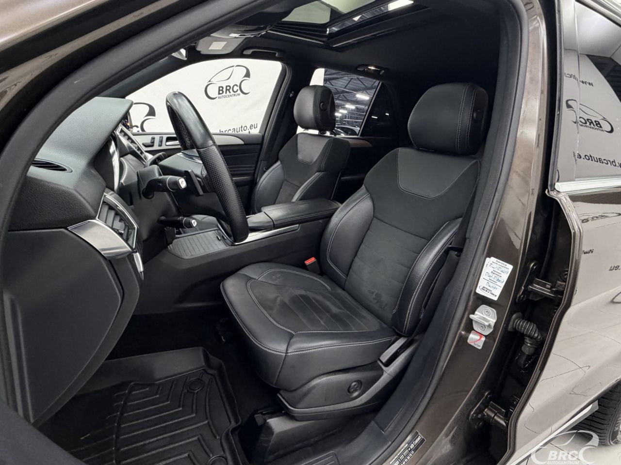 Mercedes-Benz ML350 | 23