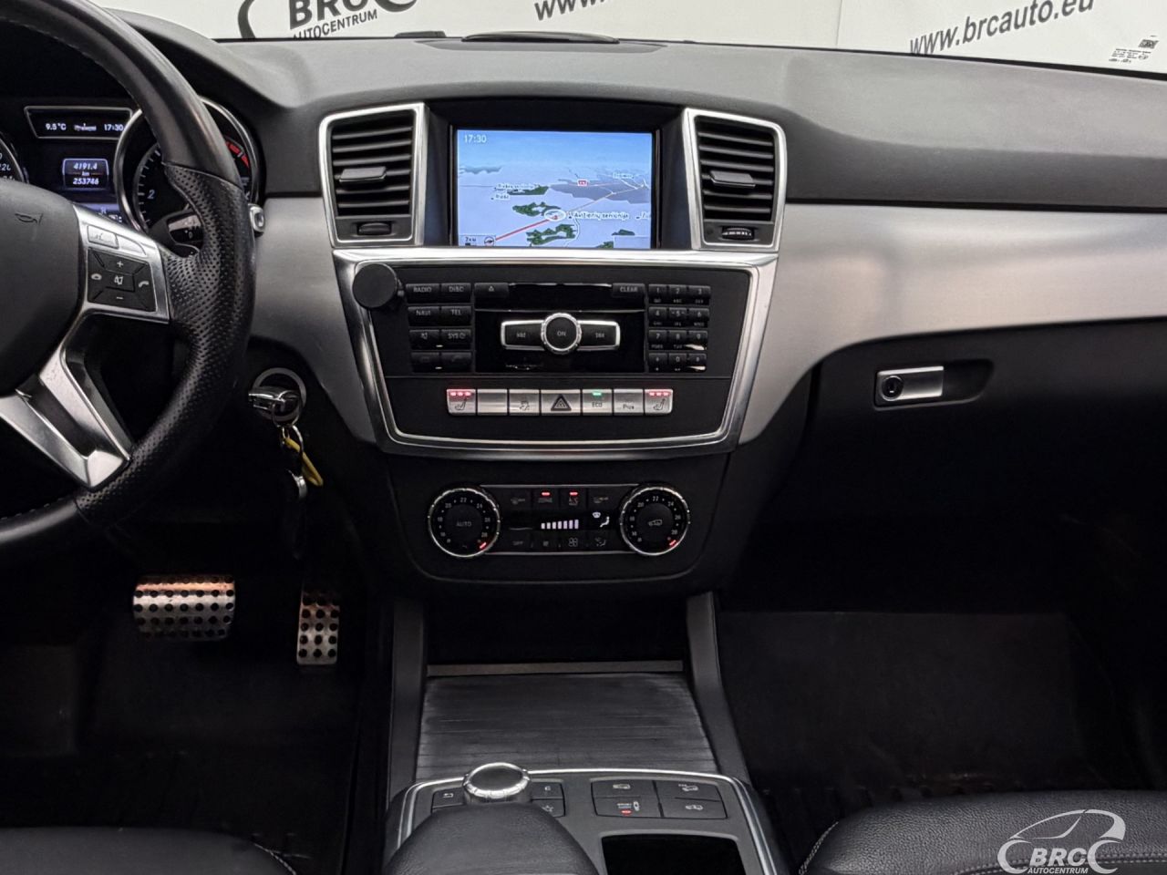 Mercedes-Benz ML350 | 14