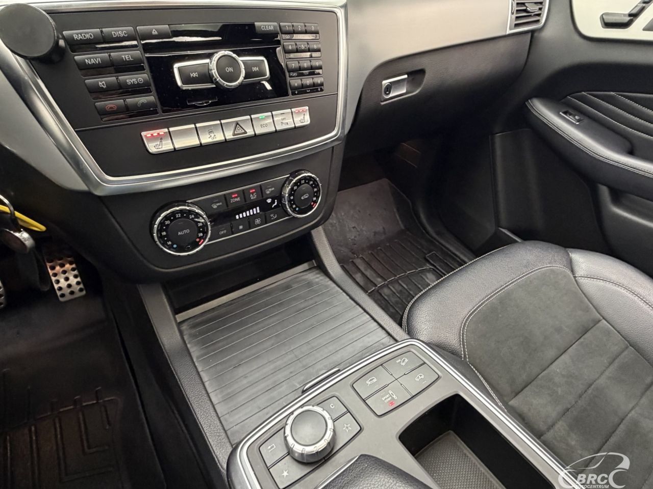 Mercedes-Benz ML350 | 26