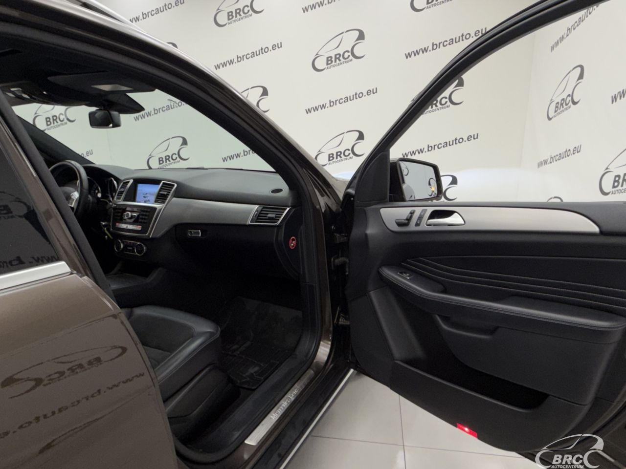 Mercedes-Benz ML350 | 7