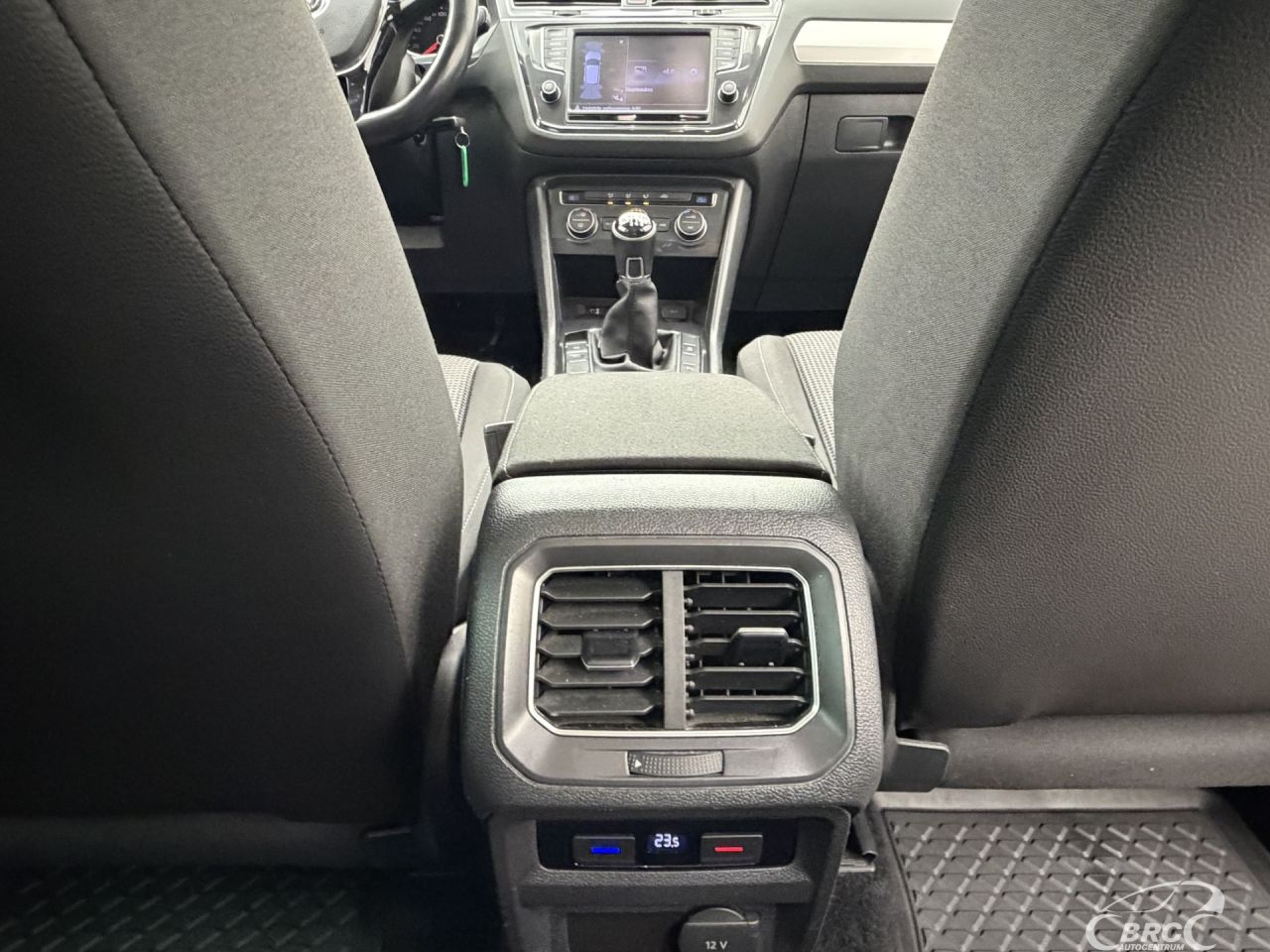 Volkswagen Tiguan | 12