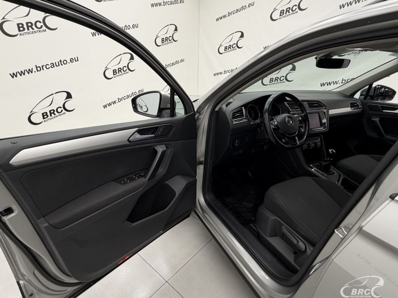 Volkswagen Tiguan | 18